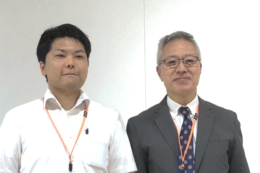 学会での受賞式の画像