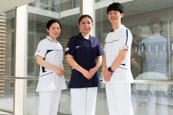 看護師のユニフォームが新しくなりました | 大阪医科薬科大学